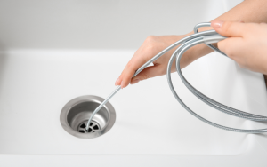 Unclogging sink