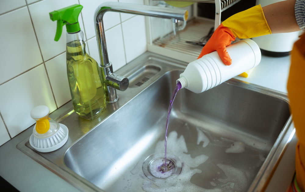 Unclogging sink